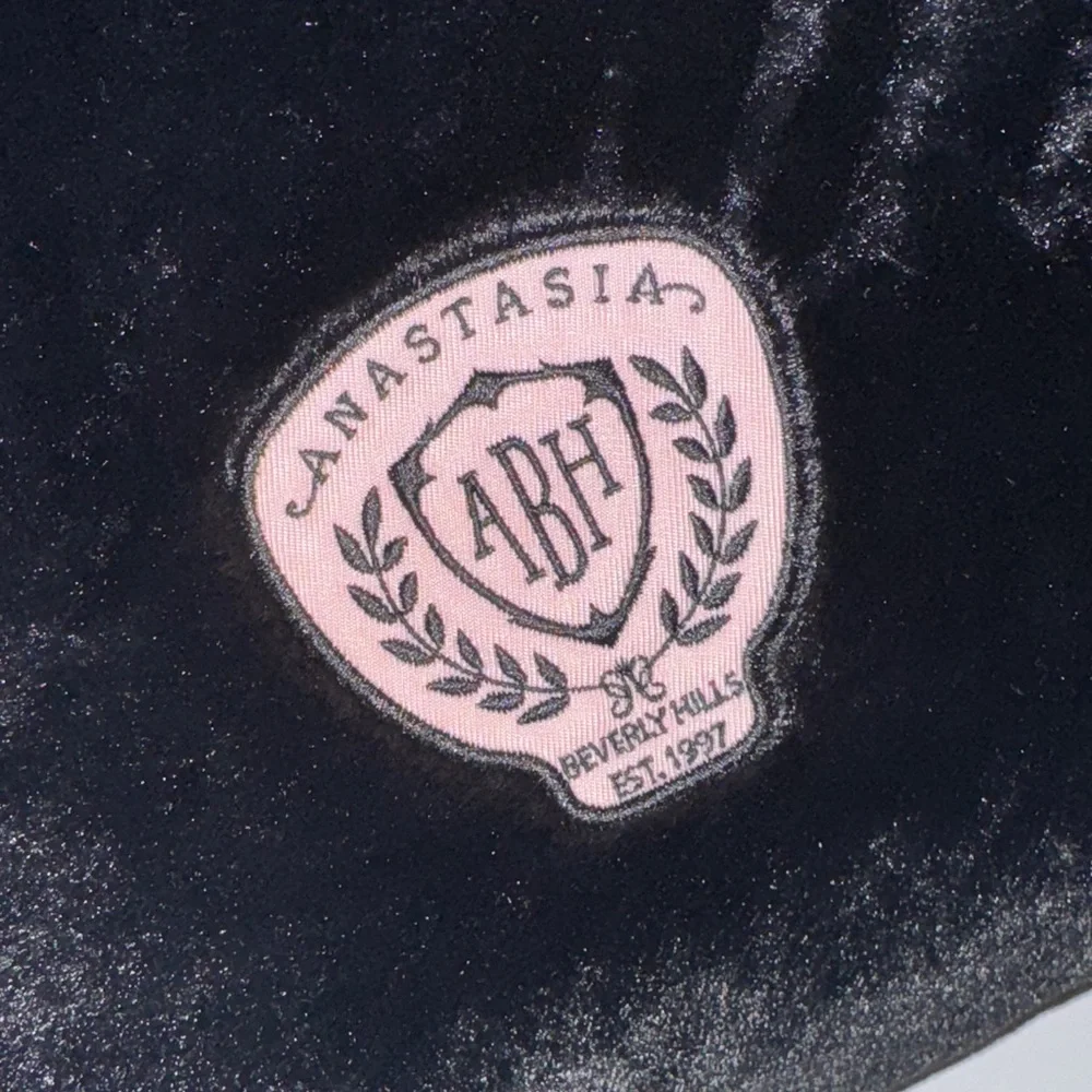 Anastasia Beverly Hills Black Velvet Cosmetic‎ Pouch